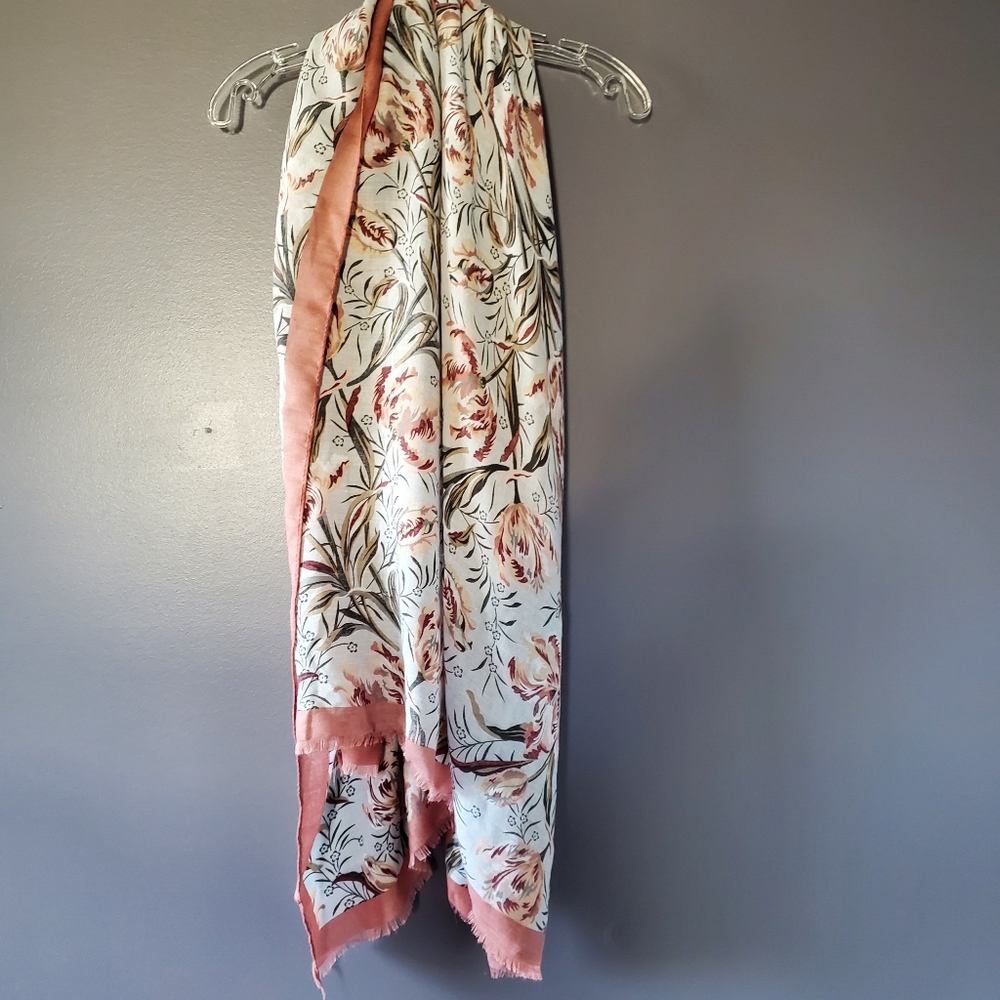 Pre-owned multi color scarf